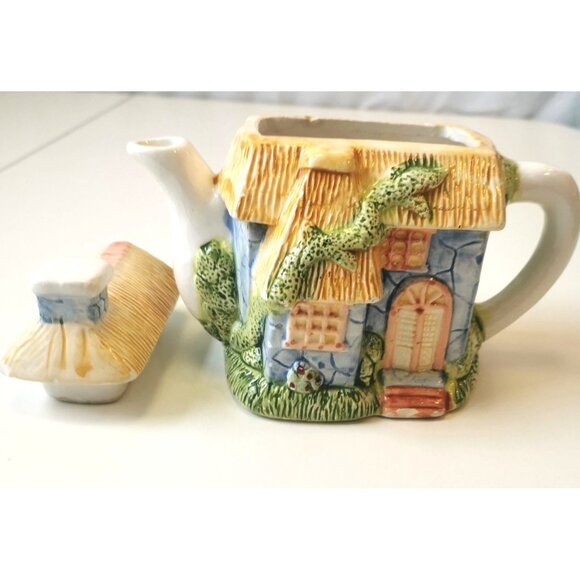 Vintage Cottage Tea Pot Ceramic - Picture 5 of 10